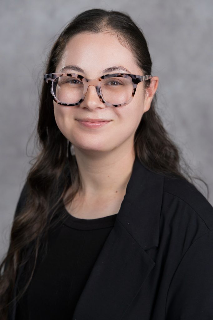 Headshot of Briana Flores